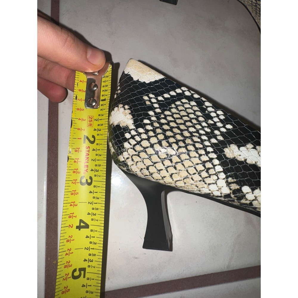 NEW Gianni Bini Snakeskin Pumps Women 7M Black Cream Kitten Heel‎ Pointed Toe - Picture 6 of 7